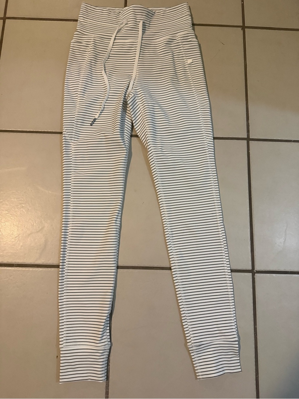 Halara women’s Striped Jogger leggings Pants -White with black Stripes Sz S NWOT
